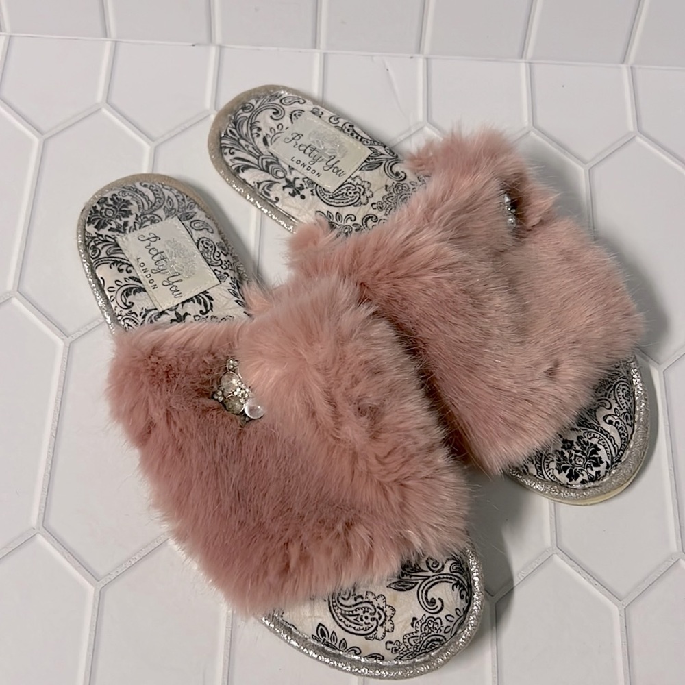 Pretty You London slippers pink size 9.5-10.5